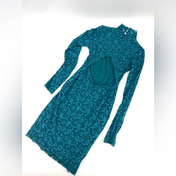 Emerald Green Lace Holiday New Years Eve Long Sleeve Evening Open Back Dress - Picture 5 of 16